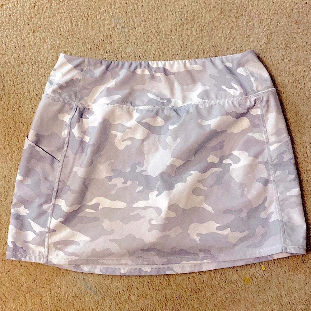 Avia skort grey camouflage print 8-10
